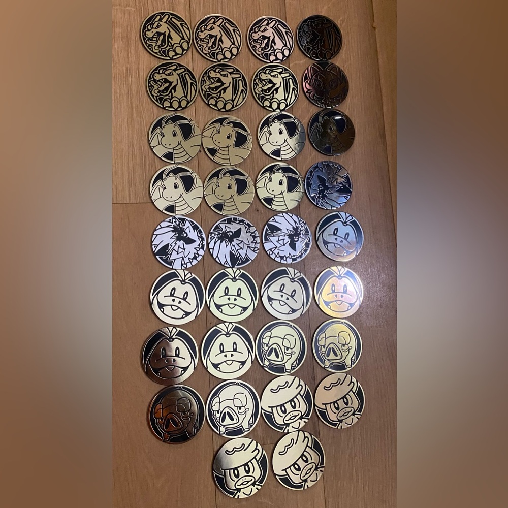 34 Pokémon Coins (Jumbo Size - Plastic)